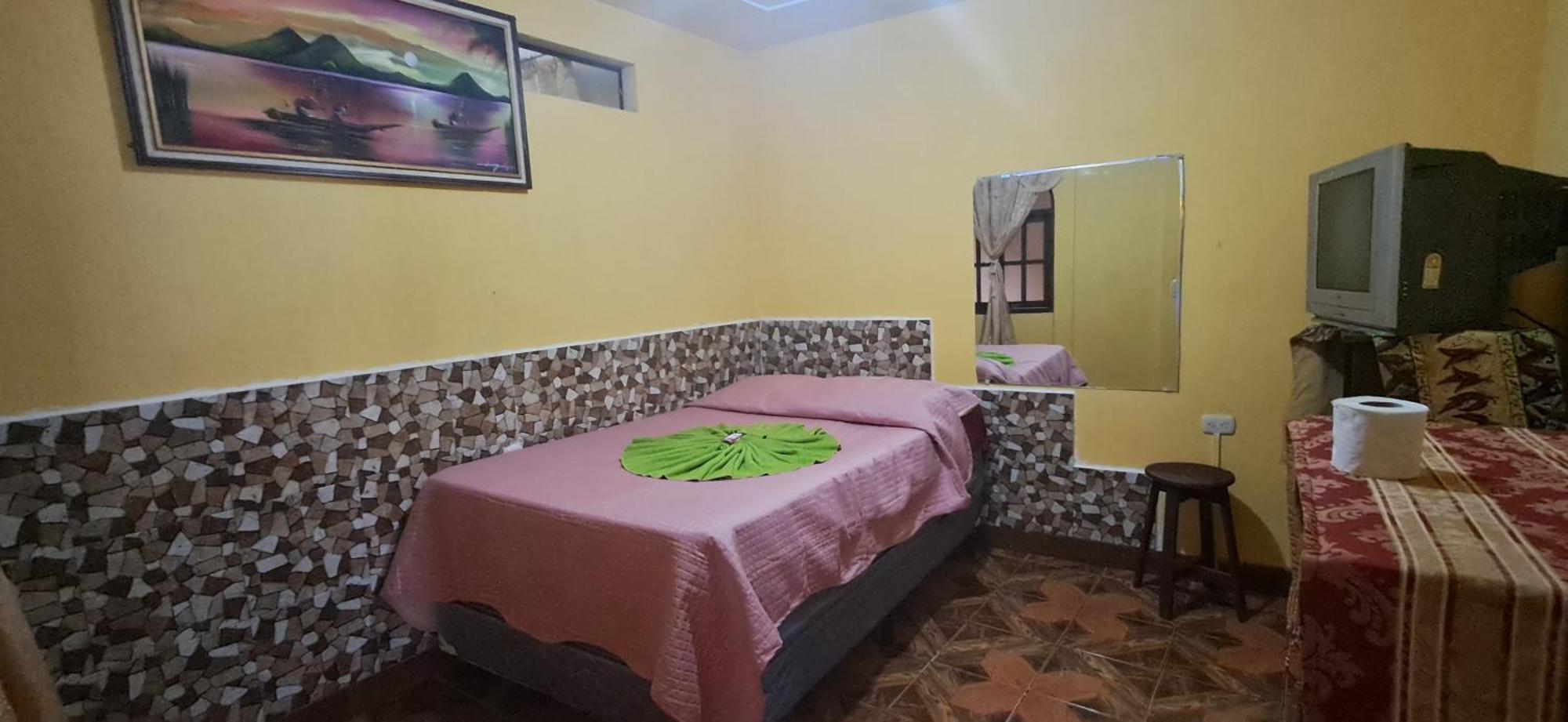 Hospedaje Gonzalez San Pedro La Laguna Exteriör bild