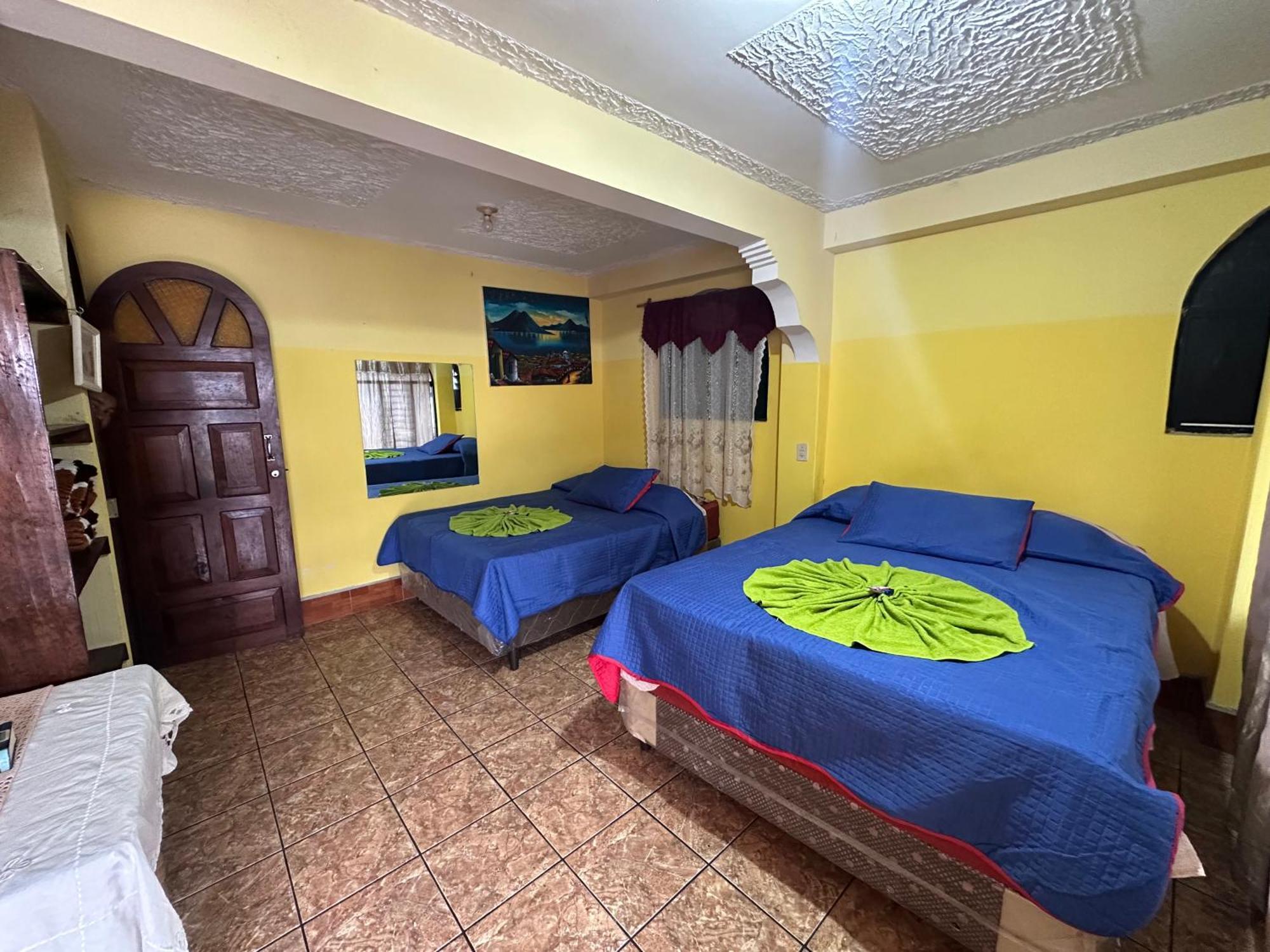 Hospedaje Gonzalez San Pedro La Laguna Exteriör bild